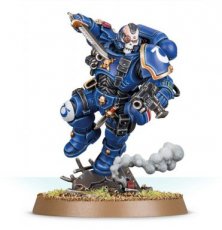 Space Marines Primaris Lieutenant in Phobos Reiver Armour